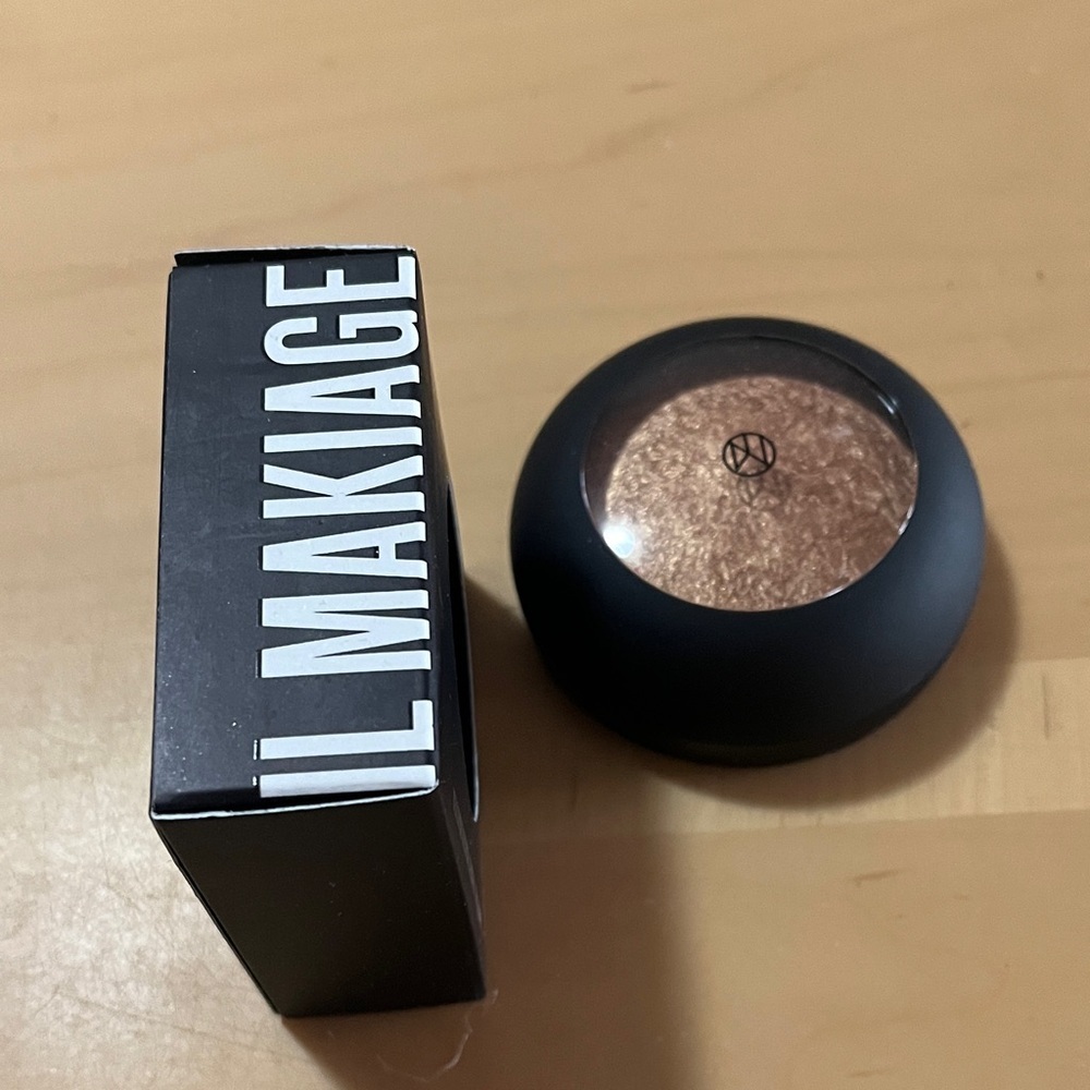 IL MAKIAGE Mineral Baked Highlighter-Material Girl